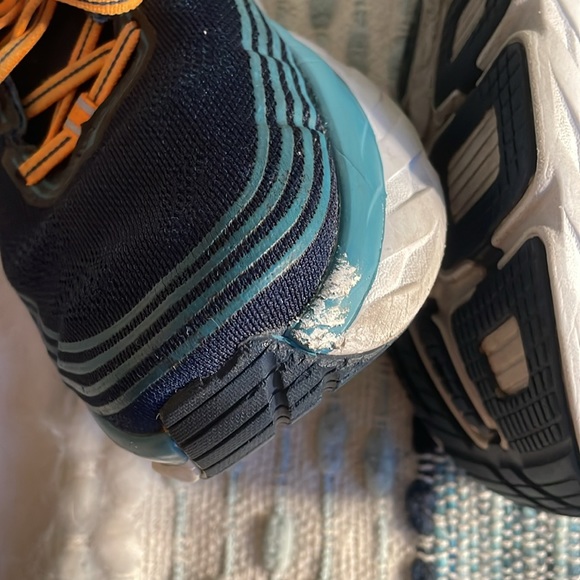 Hoka Bondi 6 Running Sneakers - size 11 - Picture 7 of 7